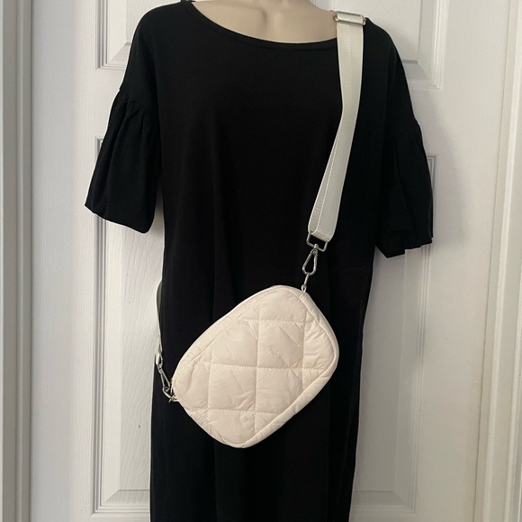 Beige Quilted Crossbody bag. NWOT - Picture 3 of 5